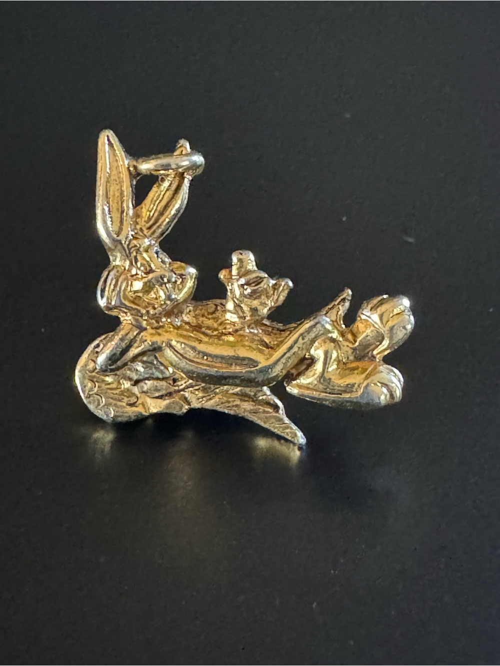 Vintage Warner Bros Bugs Bunny Pewter Lapel Pin